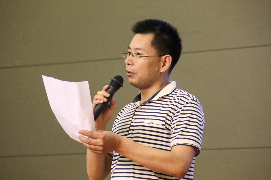 一竞技官网党总支书记谭笑风诗朗诵