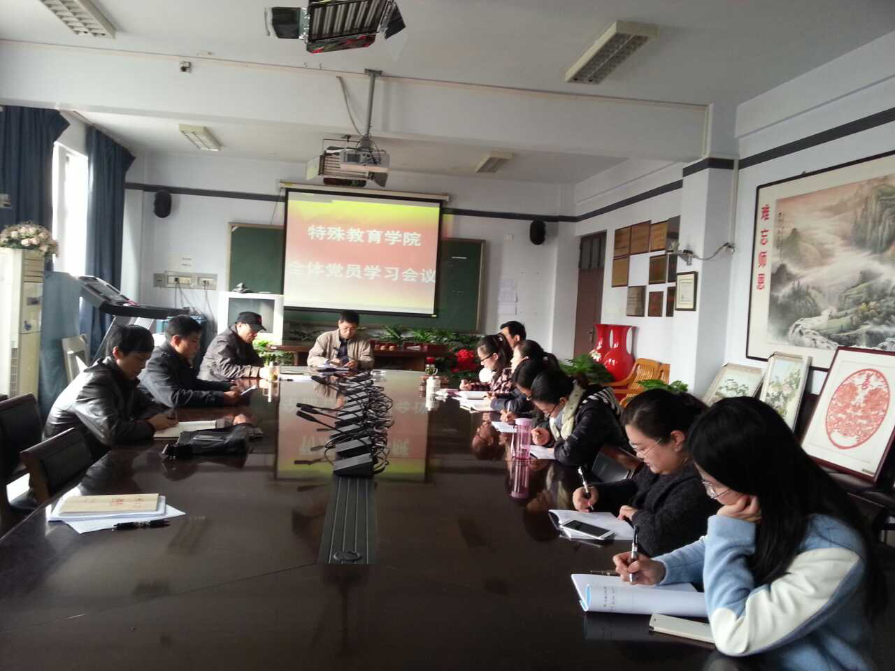 专题学习会现场